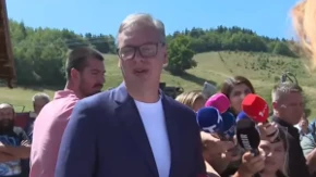 "Iz Italije sam dolazio zbog vas" Vučića dočekali domaćini u Kušićima