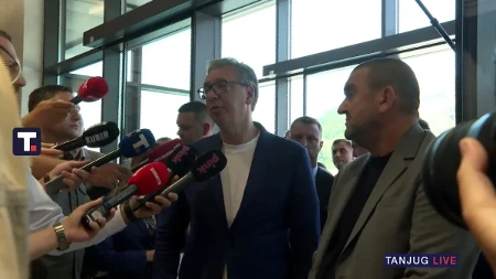 "Oni ovde skoro sve drže, imaju 850 zaposlenih": Vučić obilazi kompaniju Matis (FOTO/VIDEO)