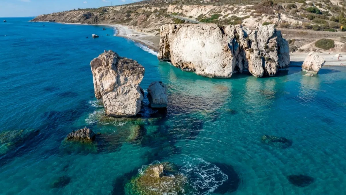 Ovo je ostrvo na kom je rođena boginja ljubavi: Legenda o Afroditi stara je hiljadama godina, a mesto gde je izronila iz morske pene je prava turistička atrakcija
