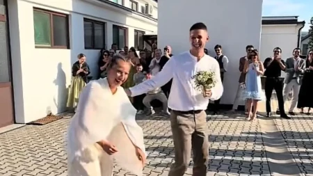 Svadba u Hrvatskoj zapalila mreže: Mlada podigla mladoženju, a ono što je usledilo izazvalo haos!