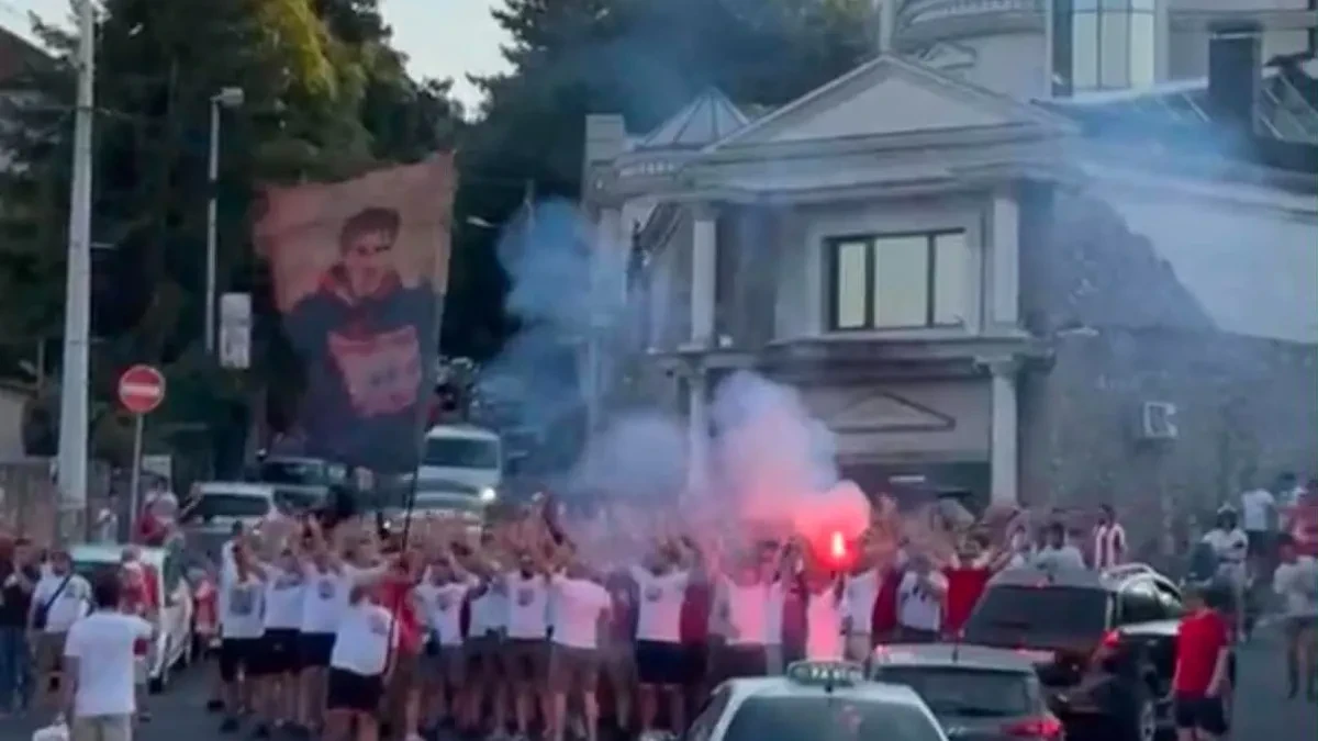 Zvezda će imati veliku podršku: Korteo "delija" stiže na "Marakanu" na meč sezone crveno-belih!