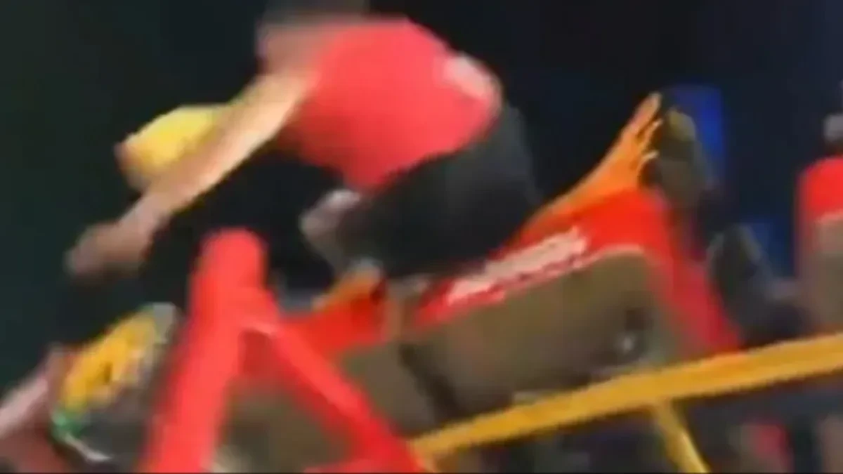 Strava i užas u luna parku: Žena se onesvestila, pa ispala iz rolerkostera na beton - posetioci u šoku!