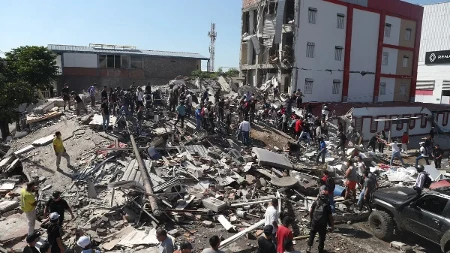 30 sati pakla ispod ruševina: Spasioci u gradu Kali uspeli da izvuku preživelu ženu u stabilnom stanju