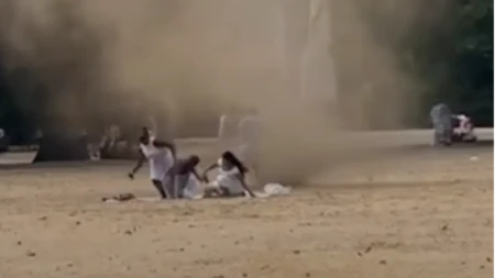 Tornado protutnjao kroz park u Londonu: Ljudi su bežali u panici, nisu znali šta ih je snašlo