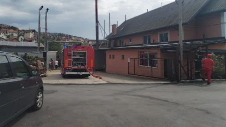 Požar guta sve pred sobom: Gori fabrika kafe u Užicu