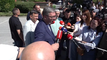 Vučić u Despotovcu! Masa naroda se okupila da dočeka predsednika