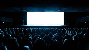 "Ovo je čist bezobrazluk": Bahata influenserka šokirala objavom iz bioskopa - umesto da gleda film 3 sata je radila samo jedno