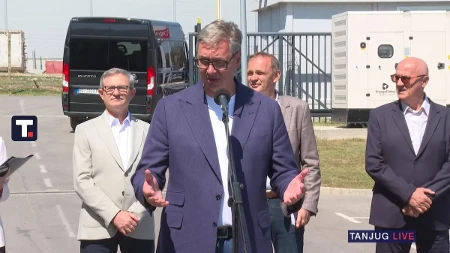 Veće plate, penzije i minimalac! Vučić najavio: Fabrika u Jagodini nastavlja sa radom uprkos dugovima