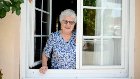 Baka postala popularna sa 95 godina! Njeni snimci ljudima ulepšavaju i najteže dane