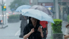 Jedna osoba poginula, troje se vodi kao nestalo u klizištu! Kinezi se pripremaju za nove poplave