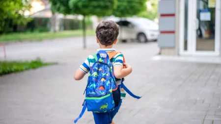 Lepa vest za roditelje: Svi đaci prvaci u ovoj opštini dobijaju besplatne udžbenike i poklon-pakete za polazak u školu