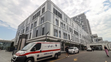 Presrela ga grupa mladića na ulici, pa izboden: Detalji ubadanja muškarca na Novom Beogradu 