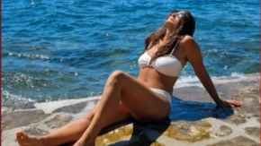 Prijina majka se skinula, pa pokazala obline! Borka prkosi godinama, usijale se društvene mreže (FOTO)