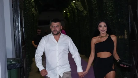 Isplivao intimni snimak Maje i Asmina! Ona se umotala u čaršav, a on je ljubi svuda po telu (FOTO) 