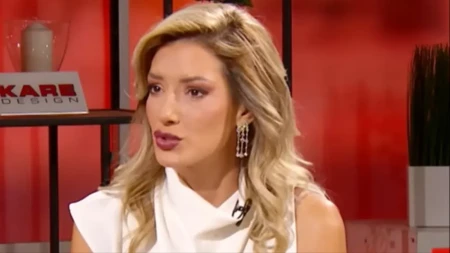 U studio je ušao nepozvani gost, a onda je usledio haos! Voditeljka nije znala šta ju je snašlo, pa se ovako obračunala