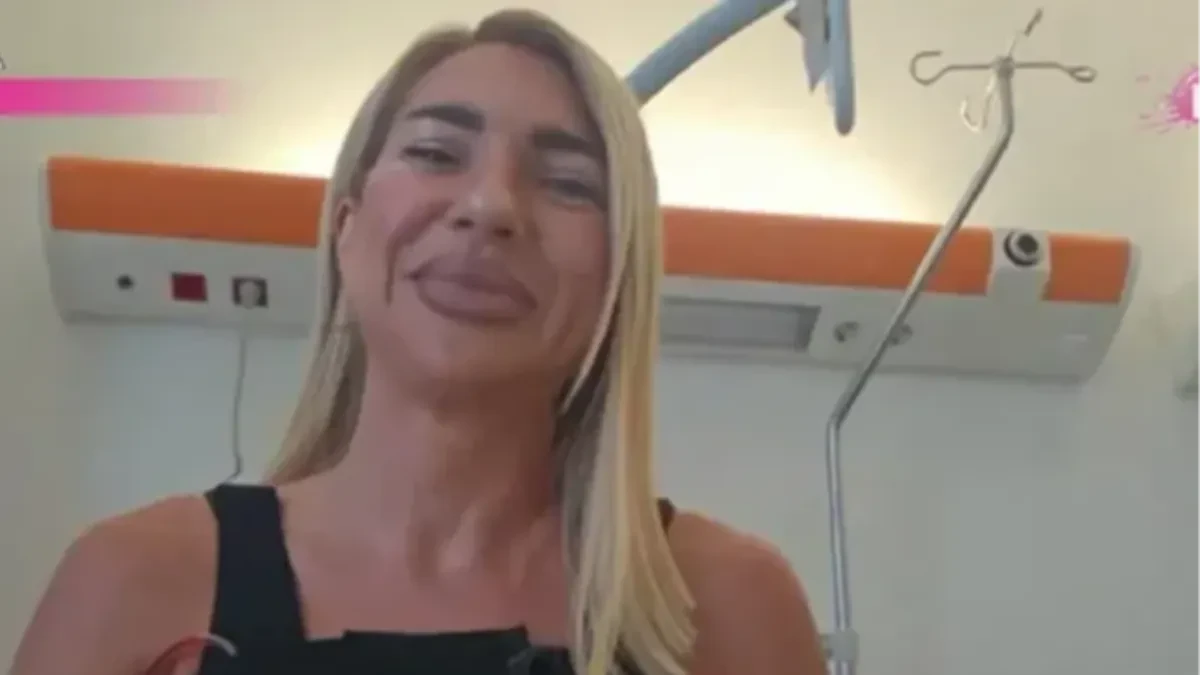 Jovana Jeremić pokazala nove grudi: Skinula zavoje, pa sa osmehom pozirala (FOTO)