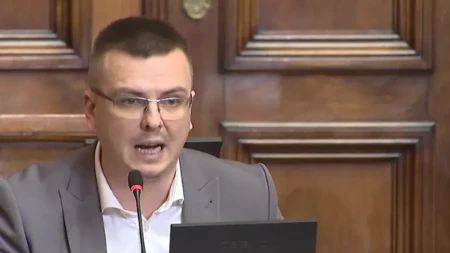 "Nisam te ništa pit'o, mapetovac!" Građani pamte brutalne uvrede Parandilovića upućene čoveku koji je nosio BU