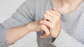 Da li je pucketanje zglobova opasno – nauka je razbila jedan od najvećih mitova