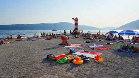 Apartmani i do 250 evra, kafa 2,50, a tek cene ležaljki - Tivat više nije jeftin