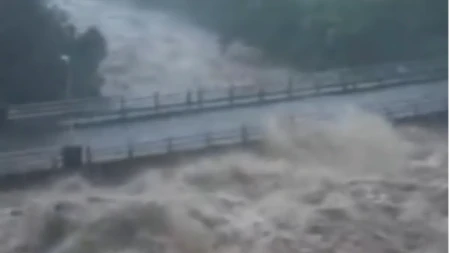 "Lala" ubija i ruši kuće! Prirodna neman potopila celo ostrvo