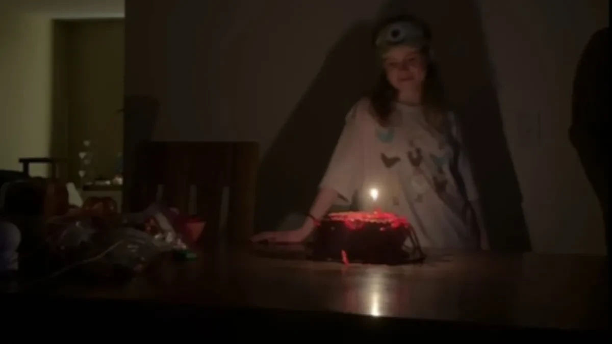 Roditelji sve češće slave prvu menstruaciju svojih ćerki: Torte, baloni i posebne proslave podelili javnost