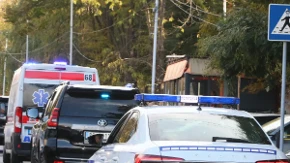 Dete (3) samo trčalo oko zgrade, boso i u pelenama: A roditelji spavali 