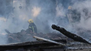 U požaru kod Smedereva poginuo muškarac, a drugi teško povređen: Vatra se otrgla kontroli 