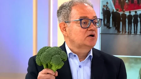 Brokolijem na Vučića! Lutovac nadmašio samog sebe