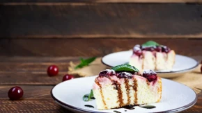 Sočan kolač sa šljivama i hrskavim kramblom – recept koji ćete praviti iznova