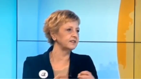 Krvoločna baba bi da satire sve Srbe! Blokaderi gori od ustaša: Satrite korov, poprskajte talkom!