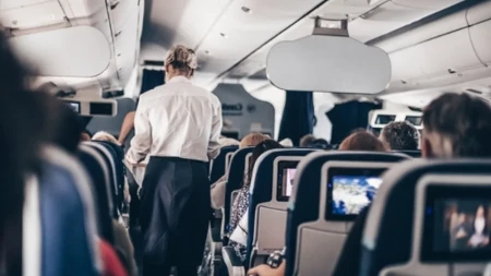Ne sedajte u avion dok ne proverite ovo: Stjuardesa upozorava na grešku koja može da se završi bolnim povredama
