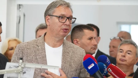 Povećanje od 4,5 puta! Vučić: 202 evra bio je prosek plate u Kuršumliji 2012, a danas je 900 evra