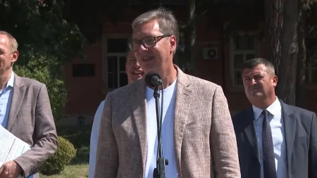 "Gospođa je rekla samo to da je srećna što je dobila lek po mnogo nižoj ceni" Vučić: Hvala vam što ste to primetili