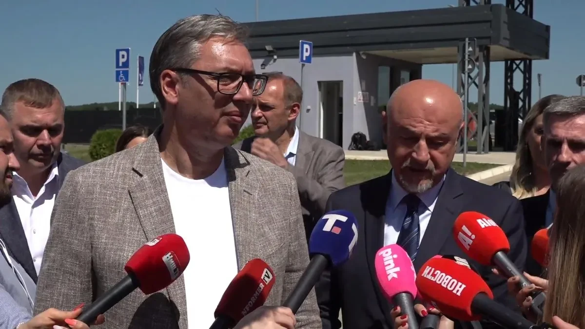 Vučić u Topličkom okrugu: "Ovde ćemo praviti dronove koji koštaju 30.000 evra, to će biti ozbiljna sila!" (VIDEO)