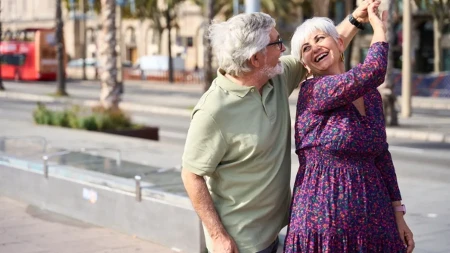 Seniorski plesni par svaki dan pleše na ulicama Rima: Postali su internet senzacija, a svojim vršnjacima poručuju samo jedno