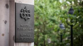 Objavljen zvanični srednji kurs dinara za evro