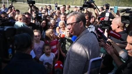 Posle 50 godina rade se putevi u Kuršumliji! Vučić obećao: Radiće se i put ka Grabovnici kao istare drvene bandere za struju