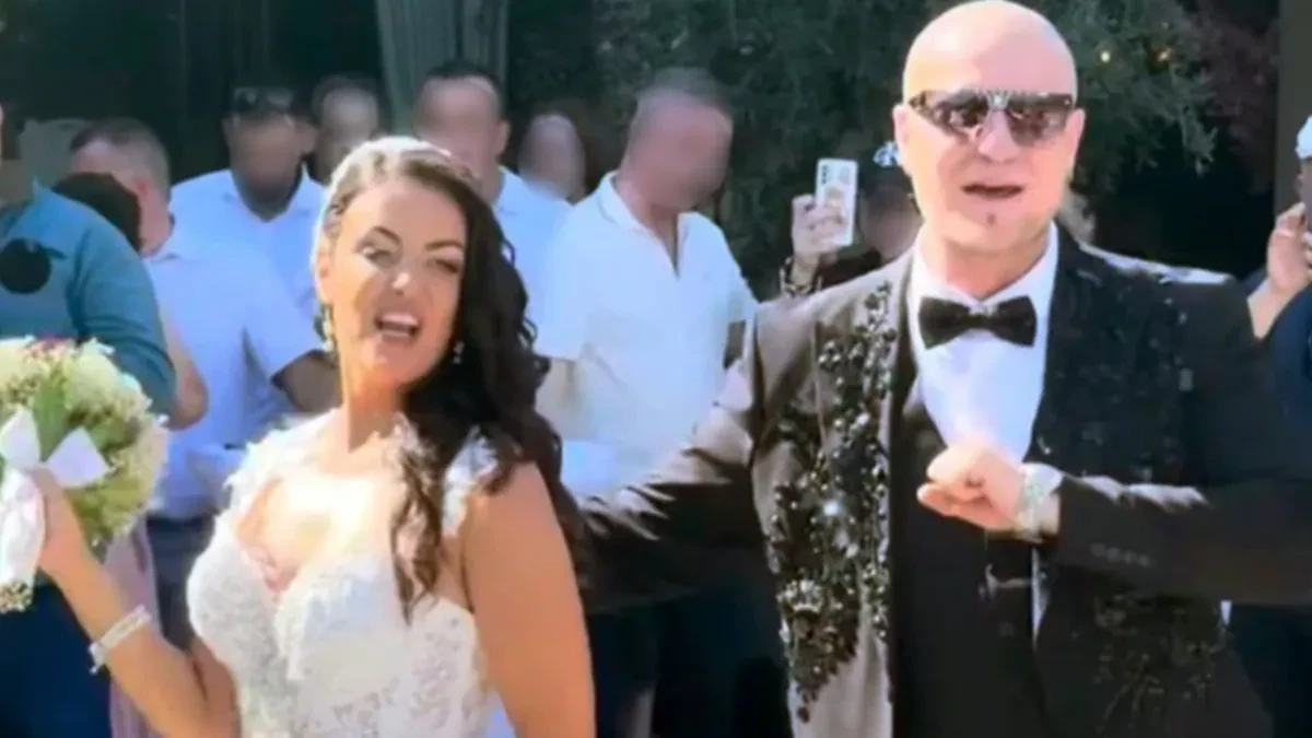 "Znate ko je sledeći!" Poznati par na svadbi Neše Tvinsa najavio svoje venčanje