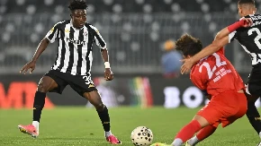 Partizan - IMT: Crno-beli sa igračem manje, gosti prete