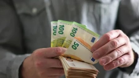 Jedina firma na svetu koja daje 20.000 evra bonusa radnicima, samo da ostanu