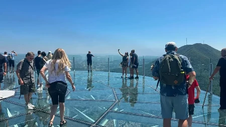 Pljušte prvi selfiji sa najlepšeg vidikovca u Srbiji: Za jedan dan na kablarsku balerinu popelo se preko 1.000 ljudi - atrakcija na koju se dugo čekalo