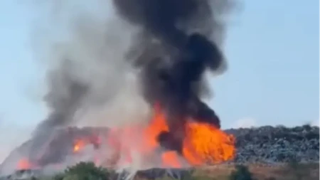 Gust dim nad Novim Sadom! Zapalila se divlja deponija, vatrogasci bore sa vatrom na otvorenom!