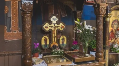 Bio jedan od najpopularnijih pevača, bacio mikrofon i otišao u manastir: Evo šta se danas dešava sa nekadašnjom zvezdom