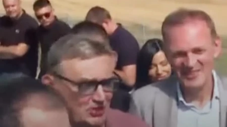 "U dubini kancelarijske hladovine" Vučić se našalio sa Drobnjakom: Ti si se već preznojio? (VIDEO) 