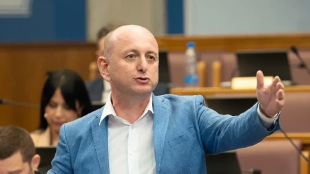 Knežević razneo Spajića: „Čiji si ti mali?“