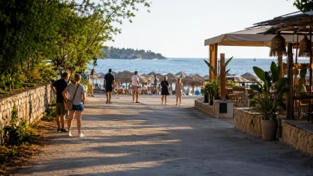 Panika u Pefkohoriju: Nestao Andrija (11) iz Srbije, svi ga traže na plaži