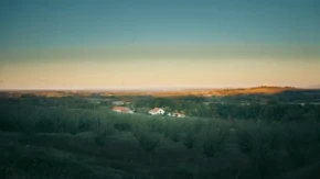 Prodaje se turistički kompleks na Fruškoj gori - pet brvnara i kapacitet za 30 gostiju