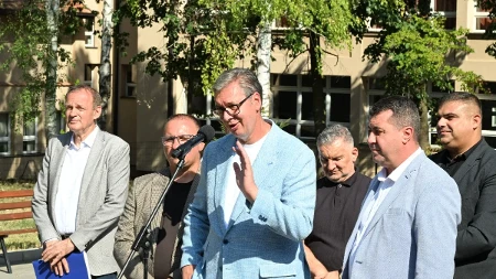 Telefoni nam uništiše decu! Vučić: Takvo vreme došlo, telefoni najbitniji