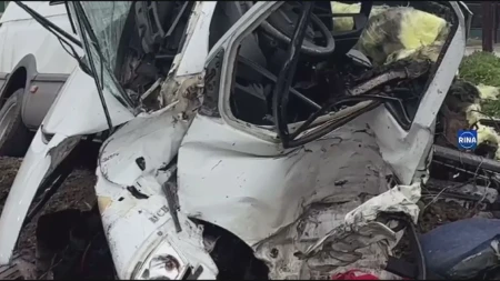 Deda od 90 godina kolima prešao u suprotnu traku i zakucao se direktno u auto! 