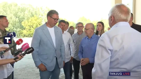 "To je tvoja zemlja Srbine! Državu moraš da čuvaš!" Vučić sve otvoreno rekao: Ništa mi teže nije palo nego laži o vatrogascima koje su širili  (VIDEO)